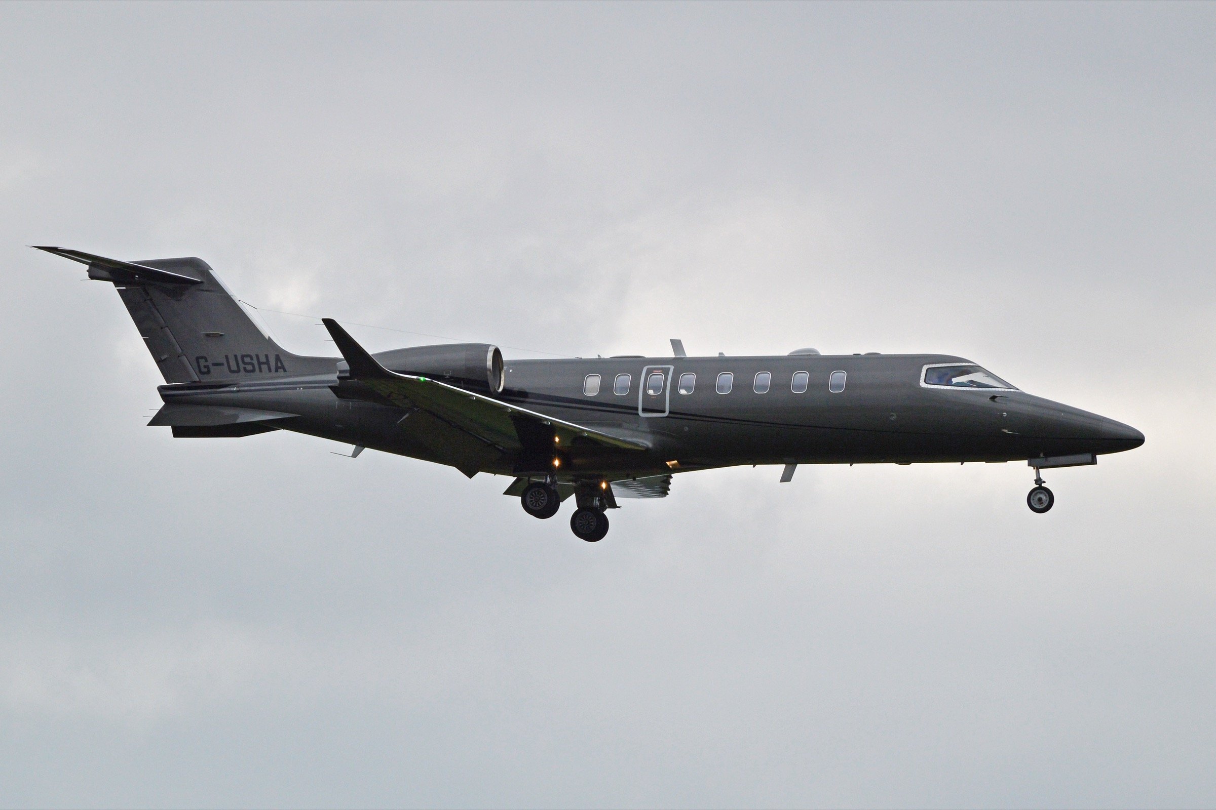Bombardier Learjet 75, exterior photo