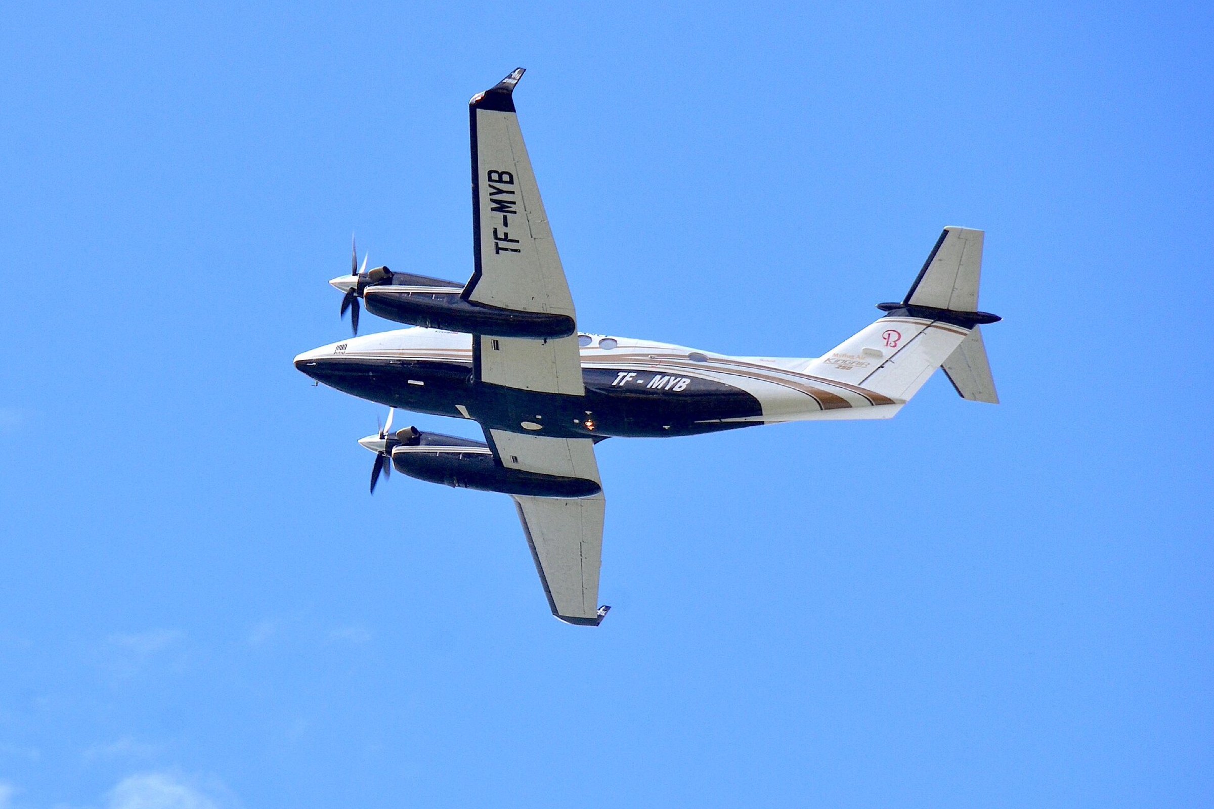 Beechcraft King Air 250, exterior photo