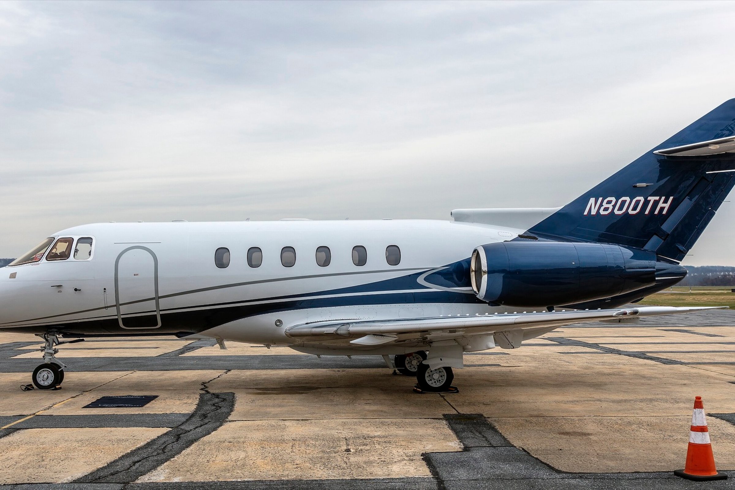 Hawker 800XP, exterior photo